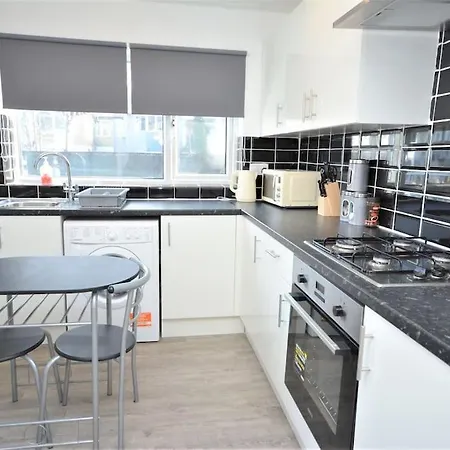 4 Bedroom House In East London Exterior photo